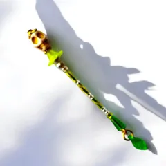 小さな魔法の杖（ライトグリーンドクロ）ミニチュアステッキ　マジカルワンド　ブライス　　リカちゃん　リロロ・アンティーユにも◎魔女っ子　魔法使い　小物　服　ドールアクセサリー