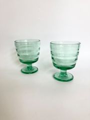 【新品・2個セット】昭和レトロ 脚付きグラス グリーン2個セット 240ml フリーカップ パフェ カフェ風 デザート ジュース ワイン おしゃれ 懐かしい 食洗機対応 ギフト