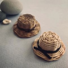 ストローハットのブローチ (straw hat)