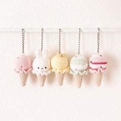 シ*イ様 3段アイスくんのあみぐるみキーホルダー◎ シ*イ様 3段アイスくんのあみぐるみキーホルダー◎