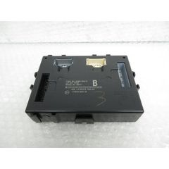 アルファード10系 左パワースライドドアコントロールリレー中古品