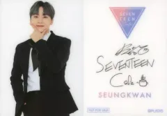 【中古】コレクションカード(男性) SEVENTEEN/SEUNGKWAN(スングァン)/衣装黒・白・裏面白・印刷サイン入り/「SEVENTEEN CAFE 2019」表参道・心斎橋・名古屋会場限定 事前予約特典オリジナルカード