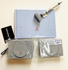 4点セット サカモト PlayStation プレイステーション 文房具セット ミニチュア おもしろ 文具 ポーチ メモ、ノート、ボールペン funbox