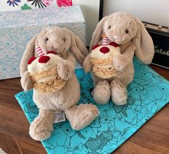 JELLYCAT ケーキを持ったウサギ　超人気　かわいい　柔軟　31cm　子供プレゼント