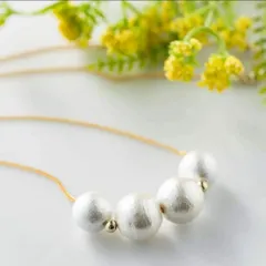 4粒のコットンパールネックレス
