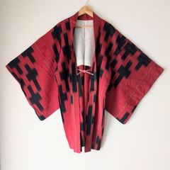 Japanese Vintage Haori Long Chirimen Red,Black Silk Kimono Gown Old-ⅽloth 長羽織 羽織 正絹 縮緬 赤 黒 古布 時代布 一点物 大正浪漫 和洋折衷