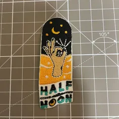 『キャンプ刺繍ワッペン』ハーフムーン　月　夜景　夜空のサムネイル