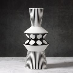 花瓶 モノトーン フラワーアレンジ 高級感 オシャレ 現代的 海外 陶器