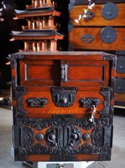 華やかなリプロダクト船箪笥 現代モノ　古録展  送料無料　中古 品番S10566