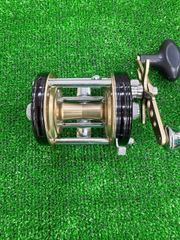 N3851 PENN 114H ペン セネター6/0ハイスピード 赤 両軸リール - メルカリ