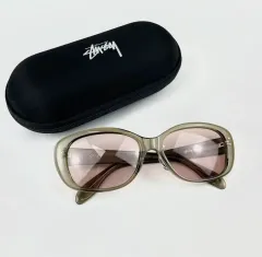 STUSSYステューシー NAOMIナオミ サングラスブラウン 鼈甲　付属品有 STUSSY ステューシー サングラス NAOMI ナオミ フォックス 日本