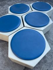 チェア　椅子　イス　ブルー　ホワイト　おしゃれ　オシャレ　アート【一番長いところ横95高38cm】【店舗まで引き取り価格】【配送ご相談ください】