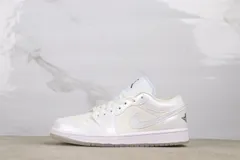 【今日特価】Air Jordan 1 HF4080-001 ファントムホワイト & グレー & ブラック