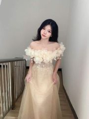 高級オーダーメイド フラワーデザインのウェディングドレス