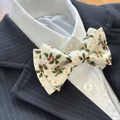 9×5キッズ蝶ネクタイ*オシャレな柊柄*ベージュ／ミルクホワイト／さり気ないオシャレを／パパとのお揃いコーデ有り