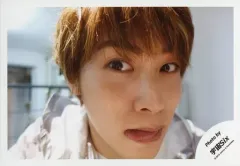 【中古】生写真(ジャニーズ) 宇宙Six/松本幸大/横型・顔アップ・衣装白・舌出し・目線左・顔右向き/「ジャニーズJr.8・8祭り～東京ドームから始まる～」セルフィー/公式生写真