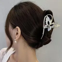 蝶 ビジュー パール ヘアクリップ レディース ヘアアクセサリー ゴールド 上品 大人可愛い 韓国風 きれいめ フェミニン 髪飾り まとめ髪 ハーフアップ お呼ばれ 結婚式 二次会 入学式 卒業式 発表会 浴衣 和装 デート 普段使い 高見え 華やか キラキラ