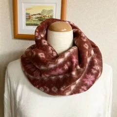 ノルディック柄フリースのふんわりスヌード（赤茶系、シングル、ねじりあり）