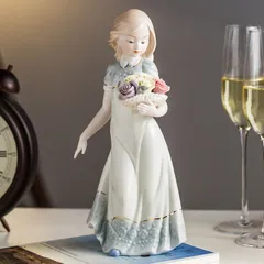 陶器人形 おしゃまな３人 少女人形 陶器置物 アンティーク レアレトロ 陶器 置物 西洋陶器 北欧磁器 陶器製人形 お姫様 陶器人形 陶器