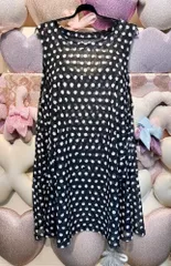 レディースファッション、ミセス　ネット袖なしチュニック、ベスト ネット素材のチュニックベストです。 シンプルなTシャツが、パッと明るくおしゃれになります！ Ａラインです。ウエスト・ヒップまわりをカバーしてくれます。 （税込み4,180円）3,800円の商品