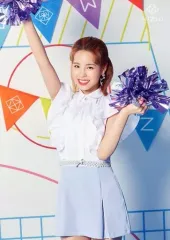 【中古】キャラカード MAKO(NiziU)/背景：ガーランド・縦型・ポンポン持ち ランダムトレーディングカード 「JYP JAPAN POPUP STORE 2021」