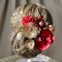 赤色胡蝶蘭 コチョウランとダリア、アメリカンフラワー風クリアフラワー、タッセルやメタル、和玉の髪飾り　結婚式や成人式、七五三、セレモニー、和装、前撮りやウエディングに