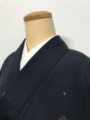 【中古】Sサイズ 紬 正絹 濃紺地に色紙文様 アンティーク