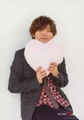 【中古】生写真(ジャニーズ) Hey! Say! JUMP/薮宏太/膝上・座り・衣装黒赤・両手ハート持つ/「Hey! Say! JUMP LIVE TOUR SENSE or LOVE」オリジナルフォトセット