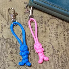 パラコード 人形 キーホルダー 2個セット ジッパーダブ チャーム ストラップ ハンドメイド スマホ カメラ ギフト 青 アオ ブルー ピンク