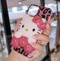 ハローキティのキラキラヒョウ柄スマホケース（iPhone13）