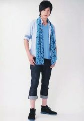 [중고] 원시 사진(남성) BOYS AND MEN/용상/전신·의상 파랑·물색·스톨·오른쪽·양손 아래·배경 흰색/공식 생 사진