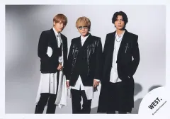 【中古】生写真(STARTO) WEST./中間淳太・神山智洋・藤井流星/横型・膝上/シングル「絶体絶命 / Beautiful / AS ONE」MV＆ジャケ写オフショット/公式生写真