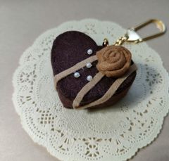 フェルトde チョコ　キーホルダー〈ブラウン〉