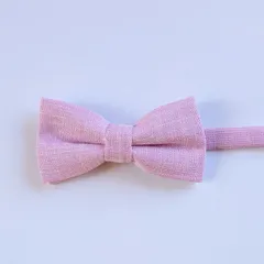 蝶ネクタイ　ピンク　タキシード　結婚式　新郎新婦