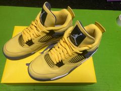ナイキAIR JORDAN 4 ツアーイエロー　エアジョーダン4イエロー
