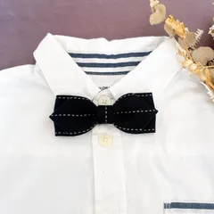 【匿名配送】キッズ蝶ネクタイ　黒ステッチ入り　白　結婚式　発表会　卒園式　入学式　ハンドメイド