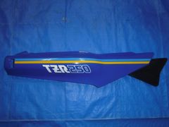YAMAHA TZR250 1KT 純正 中古 ゴロワーズ シートカウル (右側)