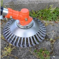 草刈機　スチールワイヤー　草刈刃　グラストリマーヘッド　芝刈り機　草刈り機　草刈機　芝生　コンクリート、アスファルトのキワ　タイル　雑草　隅々まで綺麗に　チップソー　駐車場　歩道　縁石　レンガ　苔　ワイヤーブラシ　石　岩　ブロック　地面　舗装　目地