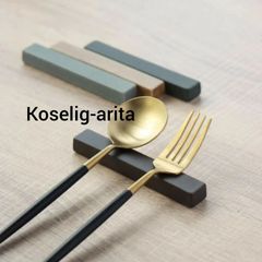 【定番人気】Koselig-arita Cutleryrest カトラリーレスト 箸置き スプーン ナイフ フォーク 日本製 有田焼 北欧 磁器 おしゃれ 使いやすい 食洗機対応 ネイビー グレー  ブラウン 茶 はしおき セット 結婚祝い ギフト プレゼント