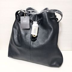 ear PAPILLONNER(イア パピヨネ) オーバルチャーム巾着バッグ L 未使用品 ear PAPILLONNER イア パピヨネ 牛革 オーバル