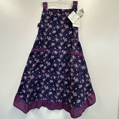 SALE中【新品未使用】フリルリボンエプロン　カフェエプロン　綿100％　花柄　M～Lサイズ　ネイビー系