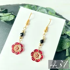 【431】ハンドメイド ピアス イヤリング チェコビーズ フラワー 揺れる レッド 赤