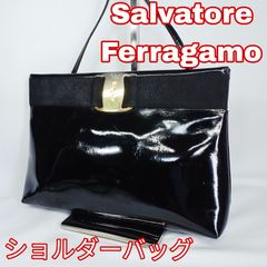 Salvatore Ferragamo　フェラガモ　ショルダーバッグ　ヴァラ　エナメル