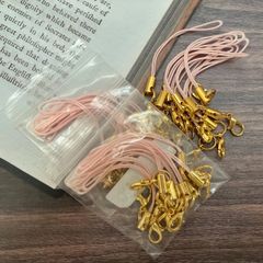 ✨★簡単に作れる♪「カニカン付きストラップ紐」✨【ピンク】＊（同系30本入り）セット★✨