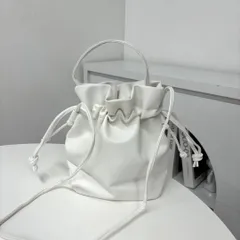 新品 2way 巾着 ショルダー バッグ ホワイト 韓国風 カジュアル 巾着バッグ 小さめ 斜めがけ 肩かけ ハンドバッグ フェイクレザー 軽量 長財布 350ml収納 お呼ばれ パーティー レディース 上品 ハンドバッグ パーティ 結婚式 プレゼント 白