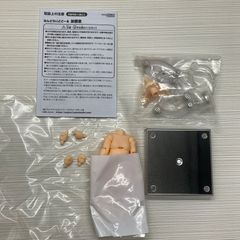 ねんどろいどどーる 加藤恵 オリジナルボディ archetype 1.1：Girl　オリジナルカラー（ややpeachよりのalmondmilk）　冴えない彼女の育てかた Fine　ドール素体　写真にあるもののみバラ売り不可