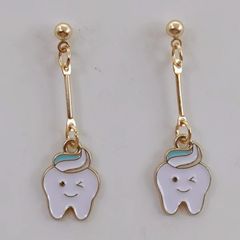 歯 はみがき ピアス ゆらゆら エナメル ユニーク 歯磨き粉 ハブラシ 歯医者 歯科衛生士 個性的 お揃い ギフト ペア 贈り物 贈りもの 新品