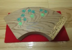 清水晃樹作　加州工芸　神代杉　清流魚絵　扇面　香合　共箱　栞付　茶道具 清水晃樹作 加州工芸 神代杉 清流魚絵 扇面 香合 共箱 栞付 茶道具