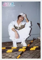 【中古】生写真(男性) 超特急/タカシ(松尾太陽)/全身・衣装白・グレー・帽子・座り/「BULLET TRAIN Arena Tour 2018 GOLDEN EPOCH」埼玉公演限定 生写真第62弾