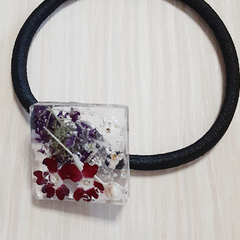 ハンドメイドアクセサリー　レジン花のヘアゴム　バーベナの花ゴム　黒